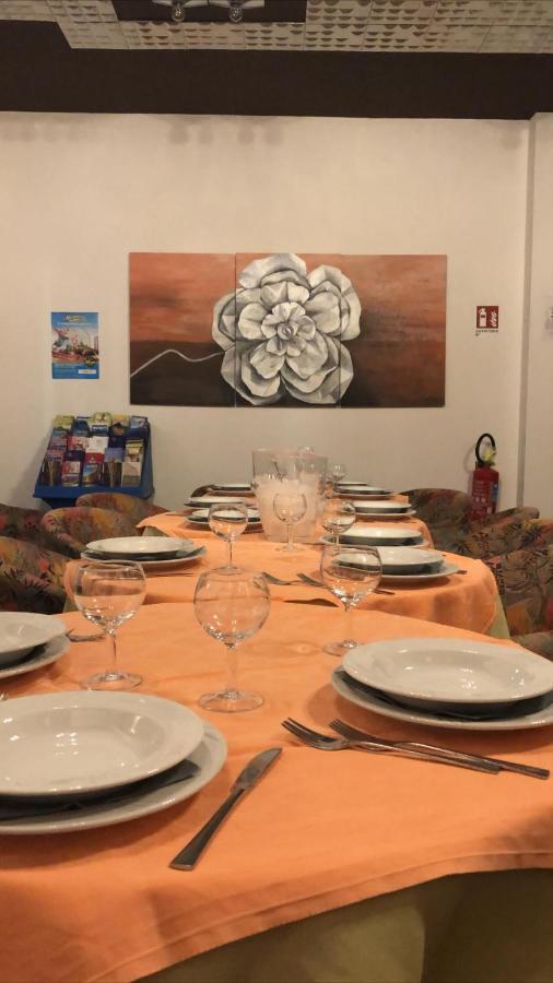 Hotel Calypso Bellaria-Igea Marina Bagian luar foto