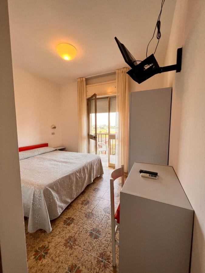 Hotel Calypso Bellaria-Igea Marina Bagian luar foto