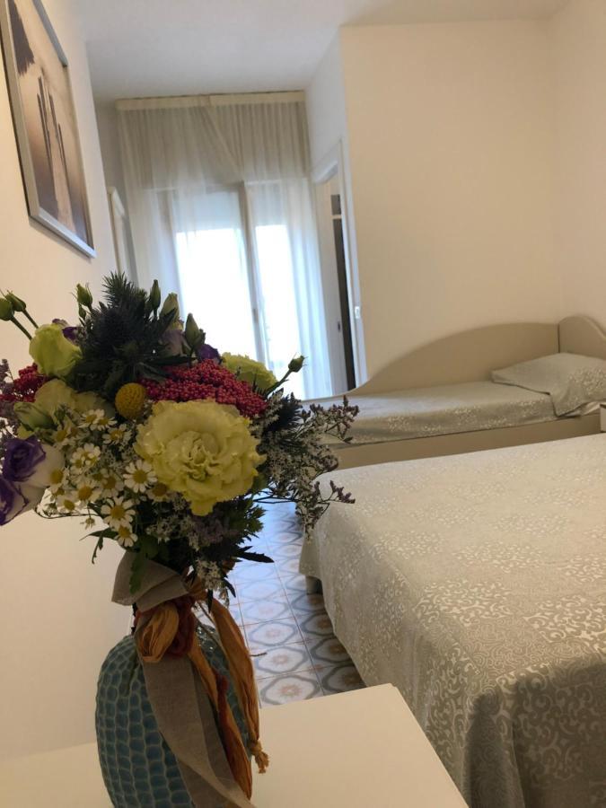 Hotel Calypso Bellaria-Igea Marina Bagian luar foto