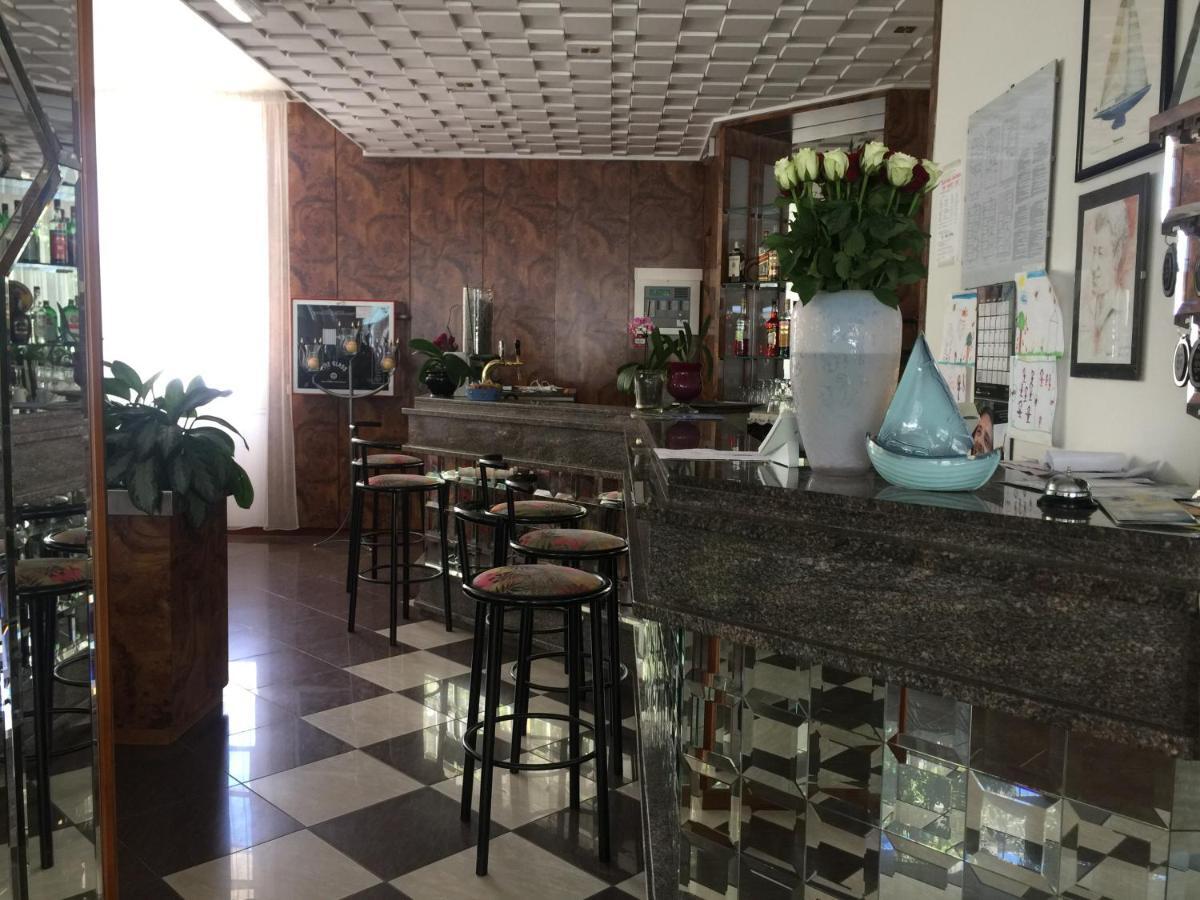 Hotel Calypso Bellaria-Igea Marina Bagian luar foto