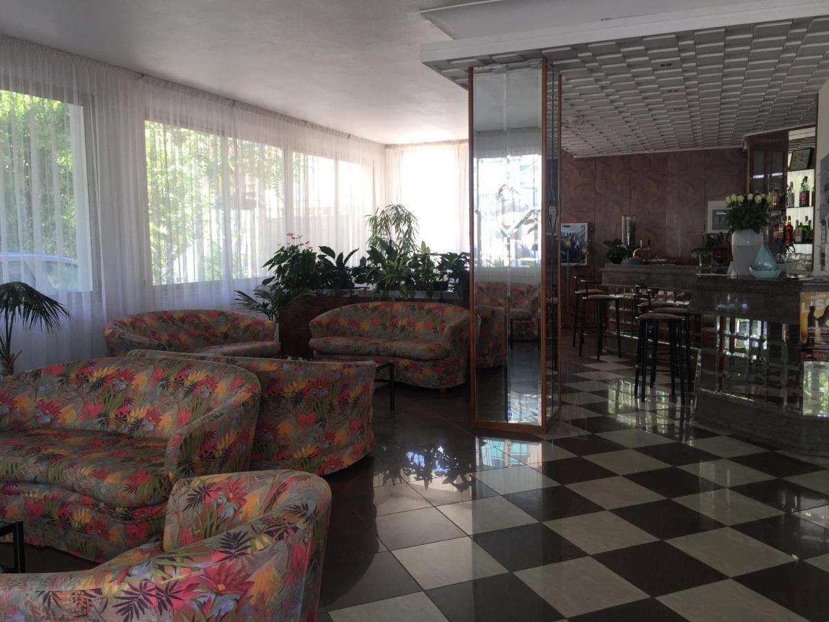 Hotel Calypso Bellaria-Igea Marina Bagian luar foto