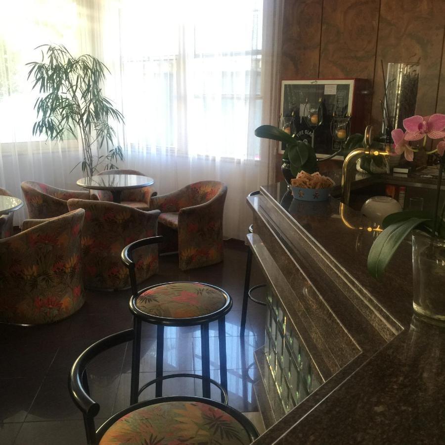 Hotel Calypso Bellaria-Igea Marina Bagian luar foto