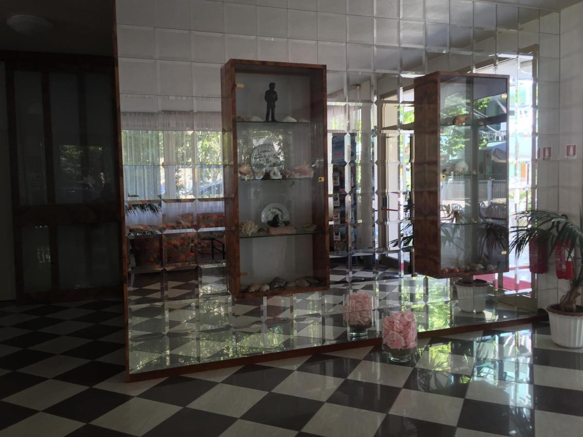 Hotel Calypso Bellaria-Igea Marina Bagian luar foto