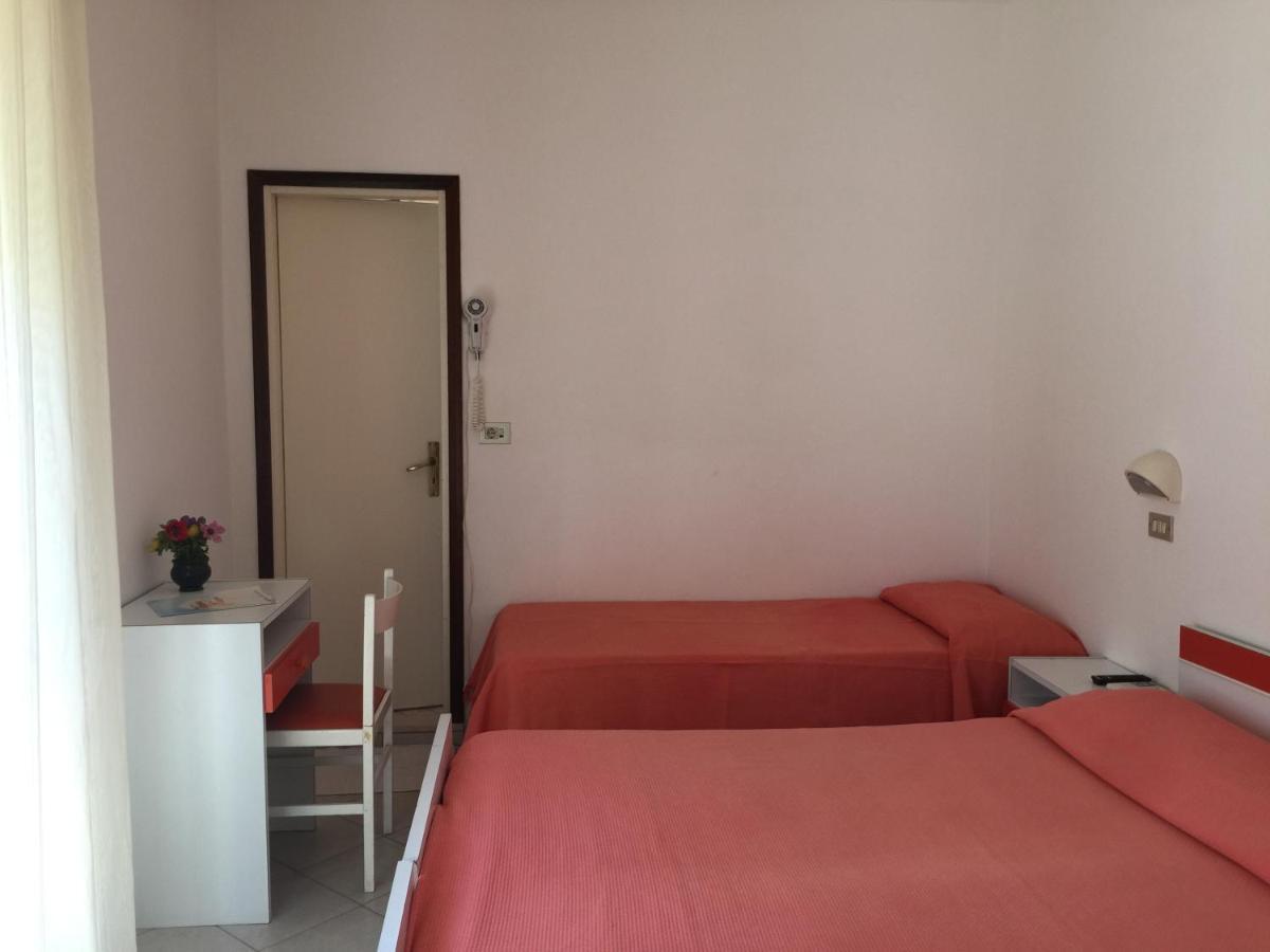Hotel Calypso Bellaria-Igea Marina Bagian luar foto